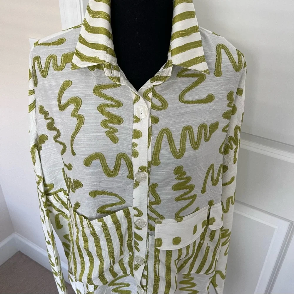 Dress To Kill beautiful blouse